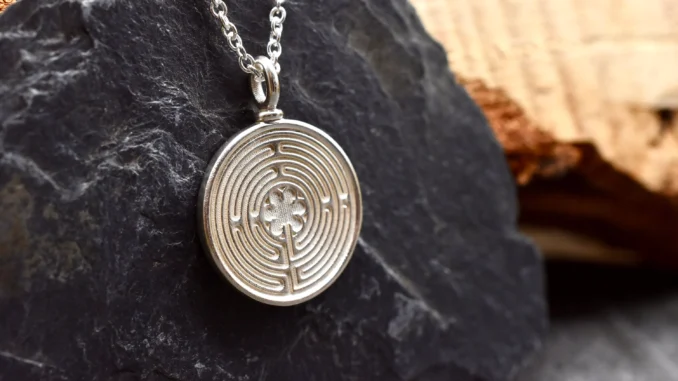 Collier Médaillon Tesla "Fleur de Vie" Collier Médaillon Tesla "Fleur de Vie"